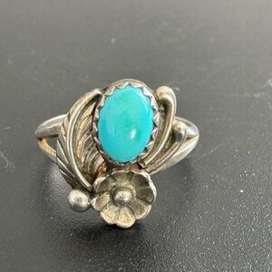 925 Sterling Turquoise Floral Ring - Size 4.75